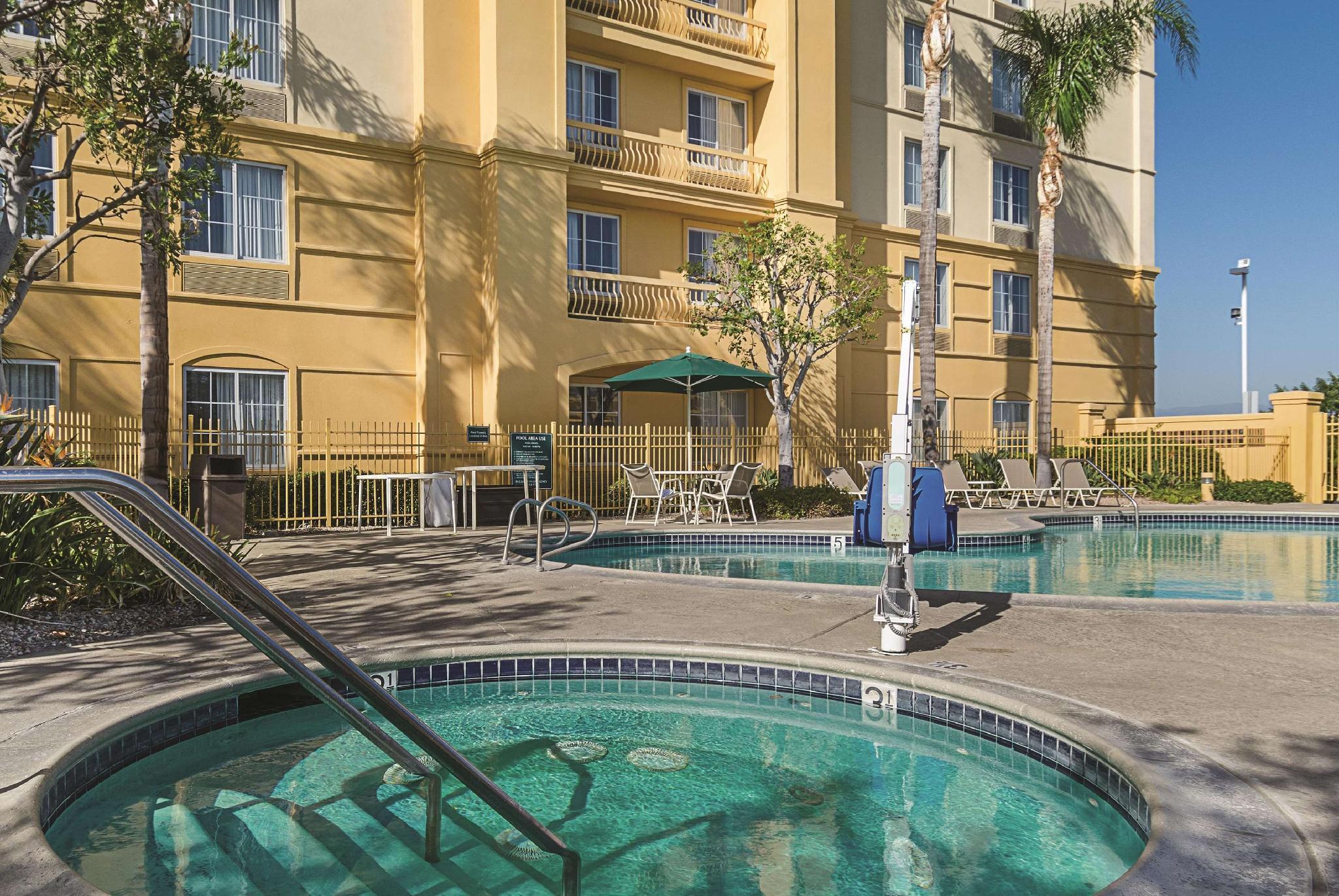 La Quinta Inn & Suites By Wyndham Ontario Airport Ngoại thất bức ảnh