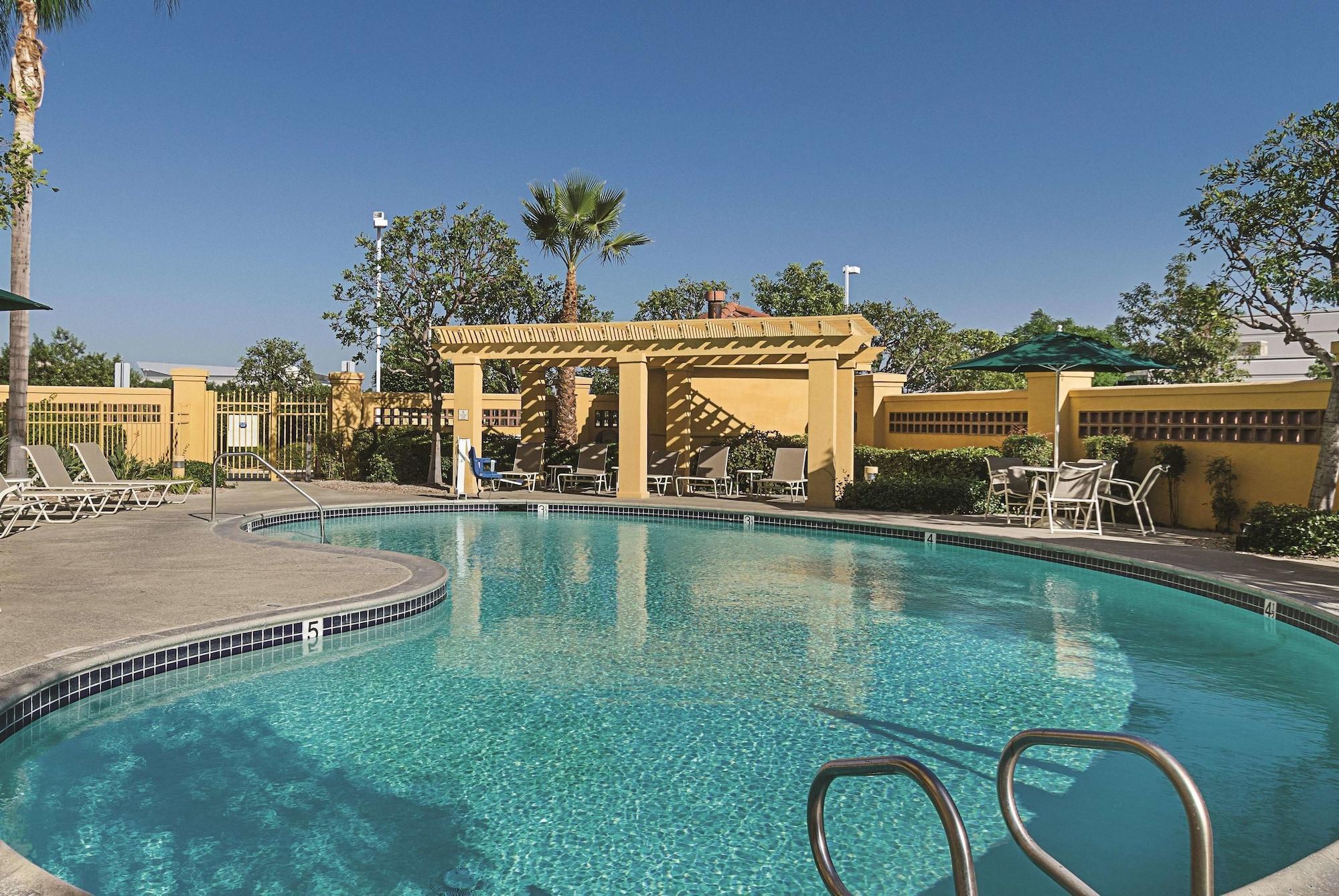 La Quinta Inn & Suites By Wyndham Ontario Airport Ngoại thất bức ảnh